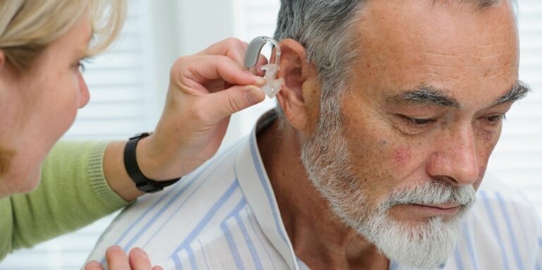Leia mais sobre o artigo Uma em cada quatro pessoas terá algum tipo de perda auditiva